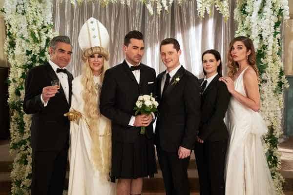 The Cast Of Schitt's Creek and their 78th Golden Globes Betting Odds